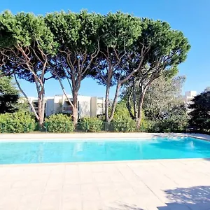 studio-les-bleues-marines.fr-provencehotel.com/