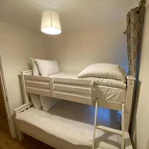 Parnell Corner Apartment