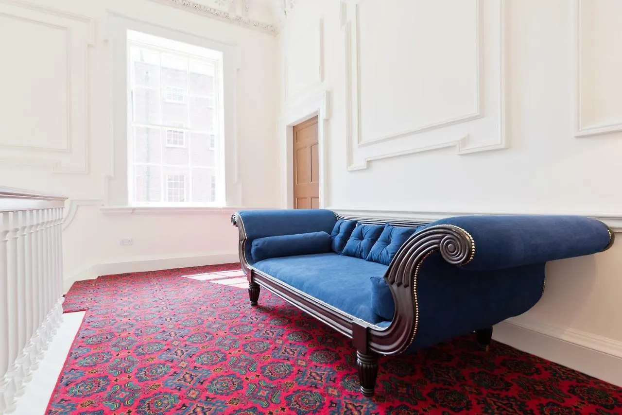Henrietta Suites City Centre Dublin 0*,  Ireland