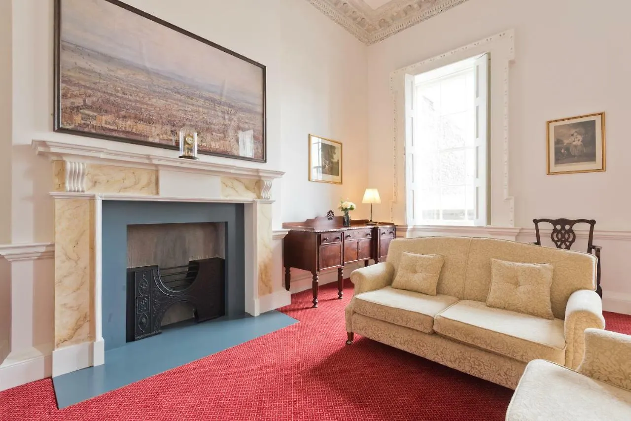 Henrietta Suites City Centre Dublin 0*,  Ireland